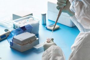 Farmasi Klinis vs. Farmasi Industri Perbedaan dan Fokus Karier yang Berbeda